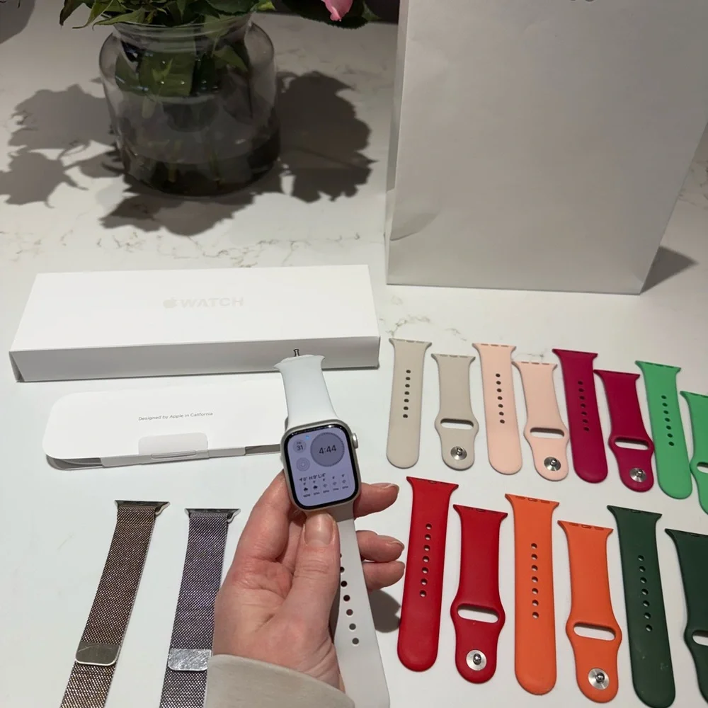 Apple Watch Series 7 41MM GPS Aluminium + 10 official Apple bands rrp $1000